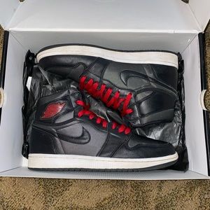 Jordan 1 high Gym red size 9